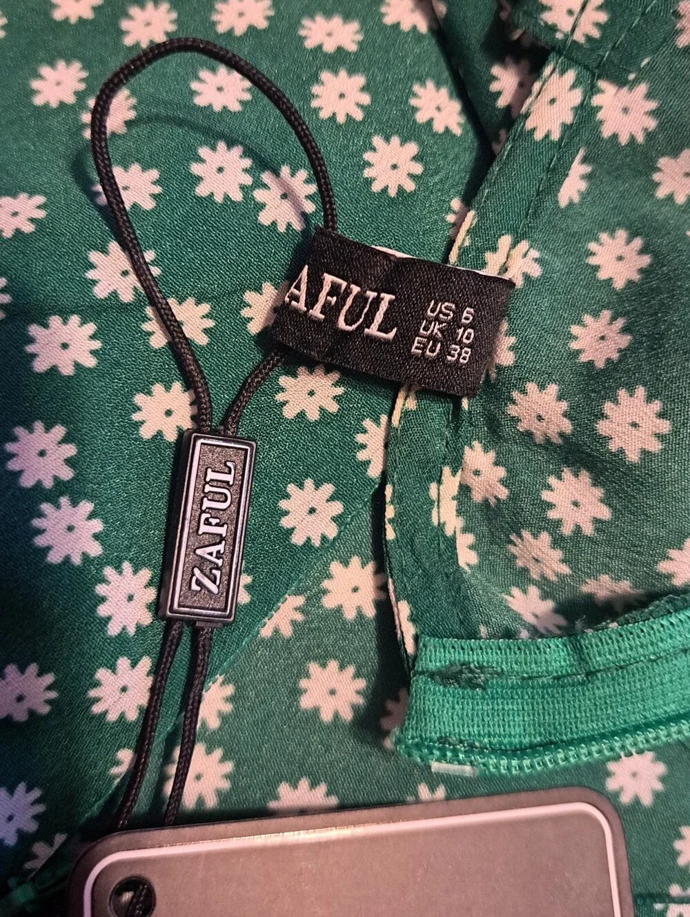 NWT Zaful Size 6 Green Ditzy Floral Tie-Side Ruffle Mini Dress - Picture 5 of 9